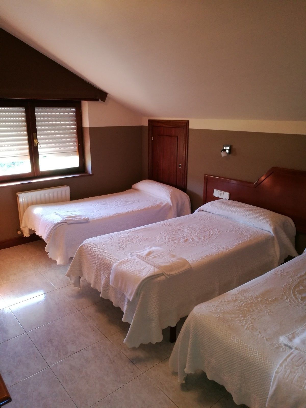 Standard Triple Room | Blackout drapes, free WiFi