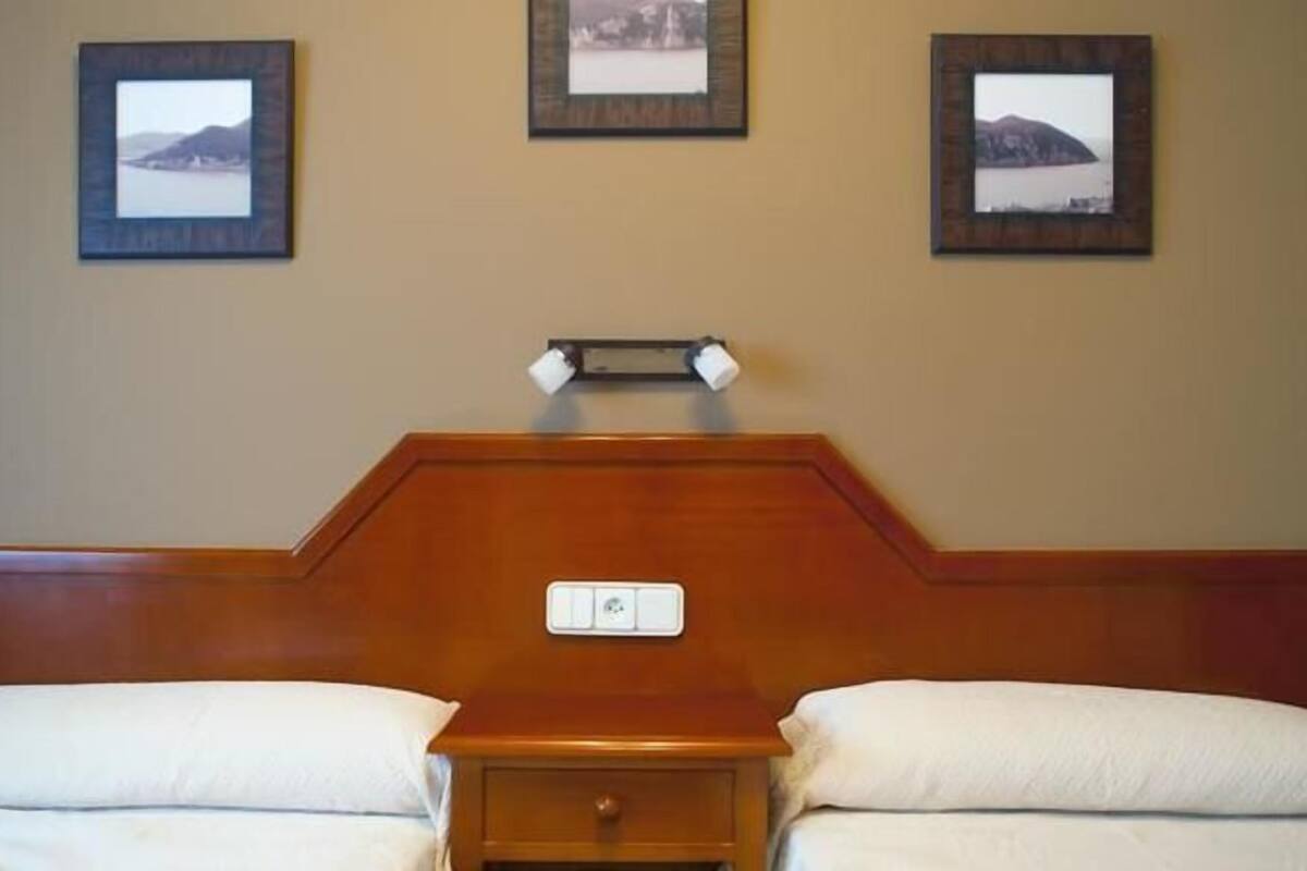 Blackout drapes, free WiFi