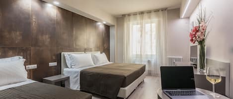 Minibar, Schreibtisch, schallisolierte Zimmer, Babybetten