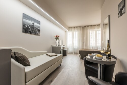 Astoria Deluxe Rooms,,Check in presso L’Hotel Astoria, Via Fratelli Rosselli 14 ,,