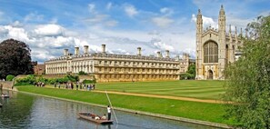 Exterior - The Holly Tree (Cambridge)