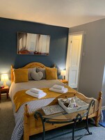 Työpöytä, kannettavalle tietokoneelle sopiva työtila