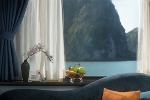 Premium bedding, minibar, in-room safe, desk