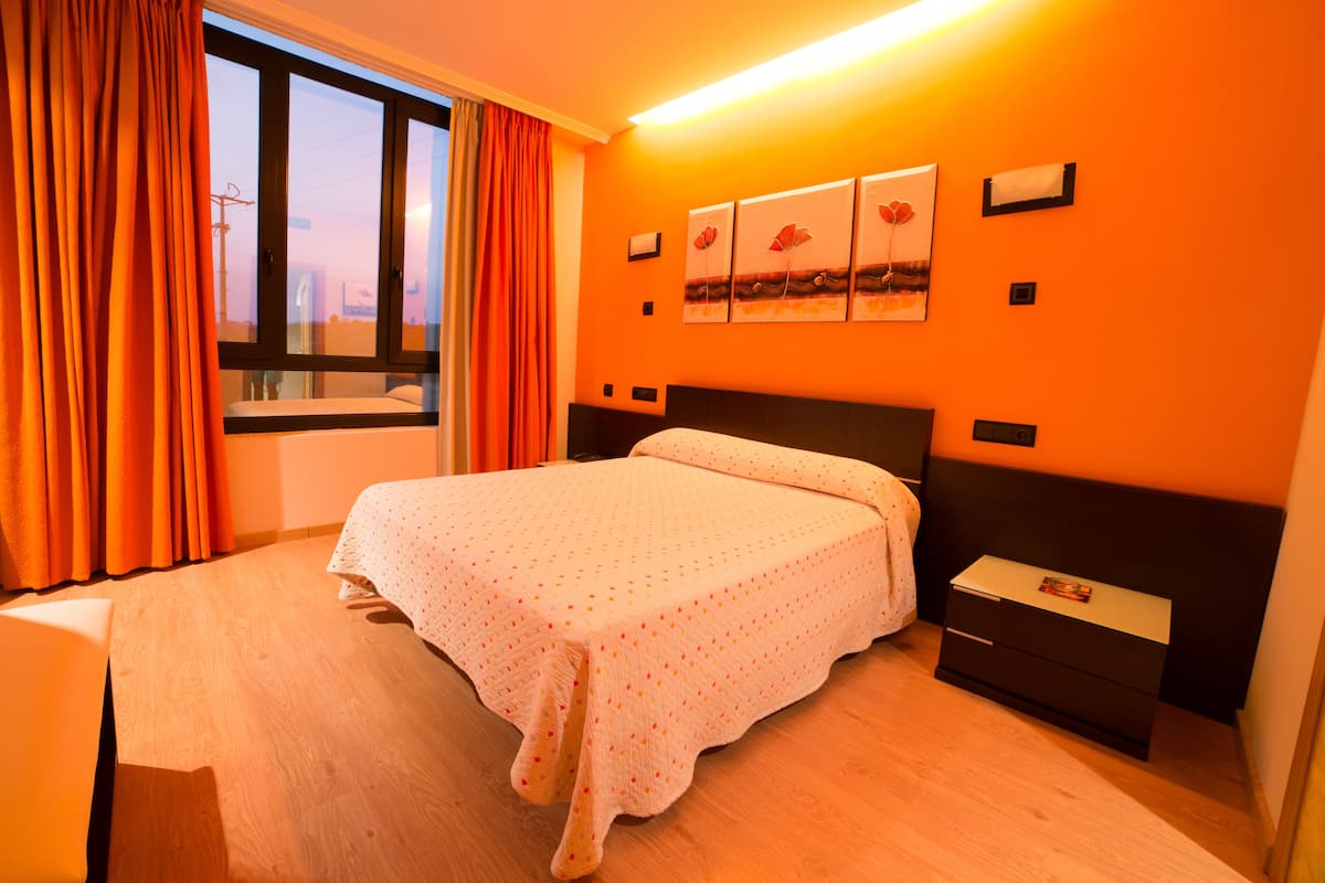 Habitación doble de uso individual | Sábanas de algodón egipcio, ropa de cama de alta calidad y edredón