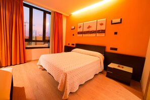 Double Room Single Use | Egyptian cotton sheets, premium bedding, down comforters - Motel Acropolis (Camponaraya)