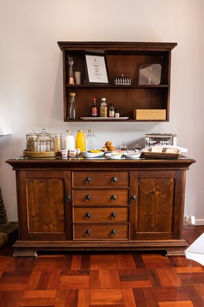 Daily continental breakfast for a fee