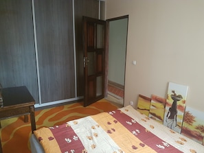 Appartement Économique, 2 chambres, coin cuisine, vue cour intérieure