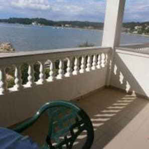 Departamento, 2 habitaciones, vista al mar | Wifi gratis y ropa de cama