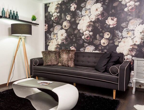 Design Apartment, Multiple Beds, Non Smoking | Interior detail