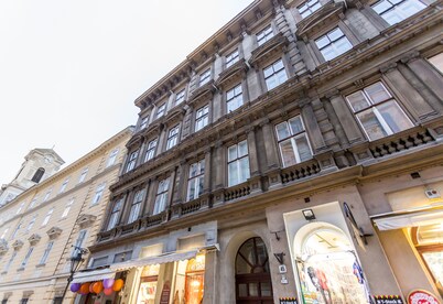 Váci Design Apartment - hostAID