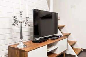 Design Apartment, Multiple Beds, Non Smoking | Room amenity