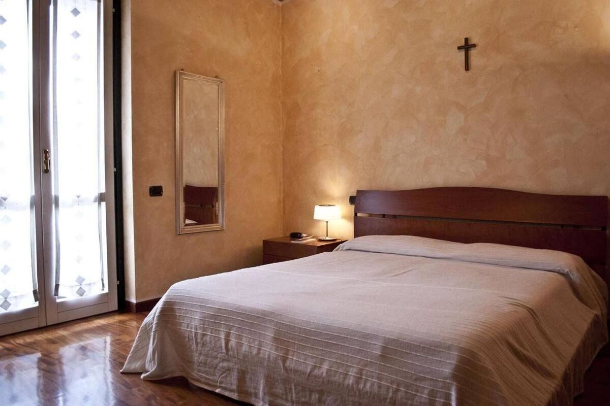 Standard Double Room, Garden View