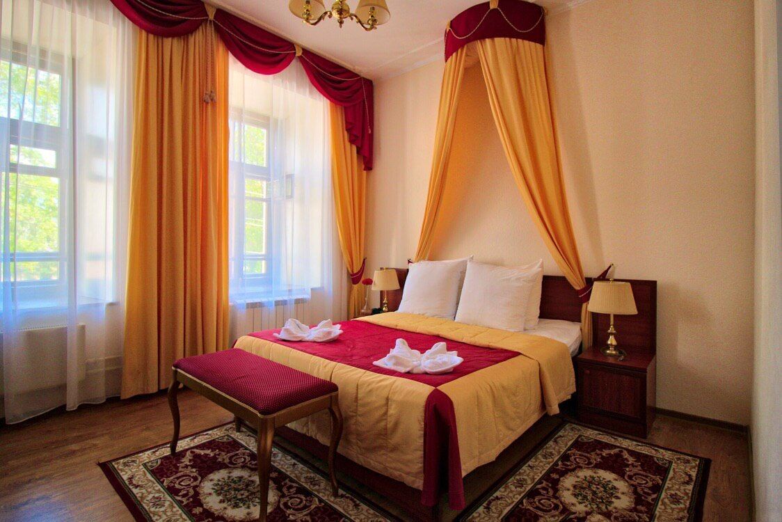 Iron/ironing board, cots/infant beds, free WiFi, bed sheets