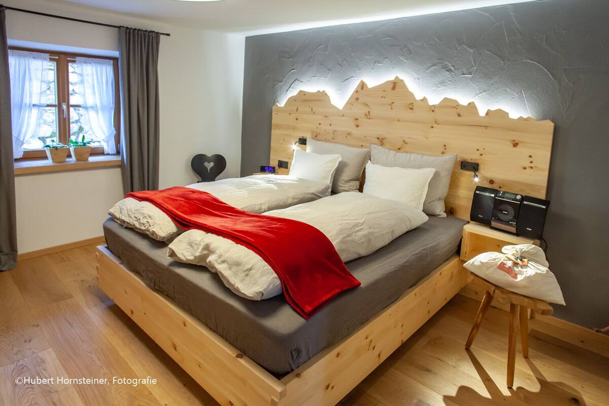 Apartemen Eksklusif, 1 kamar tidur, pemandangan gunung, tepi gunung | Seprai Frette Italia, seprai premium, dan selimut bulu angsa