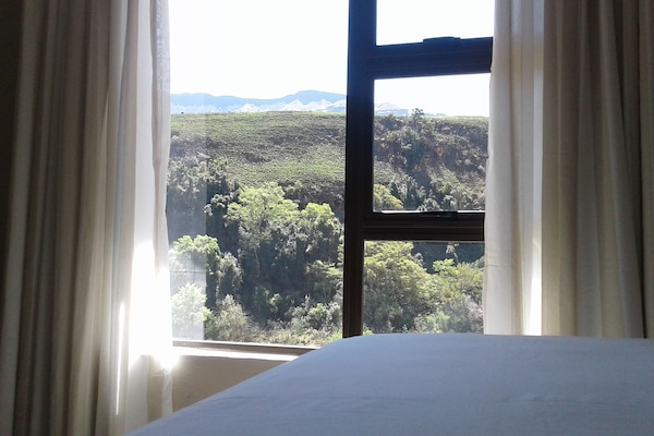 Family Cottage, 2 Bedrooms, Mountain View | Hill view