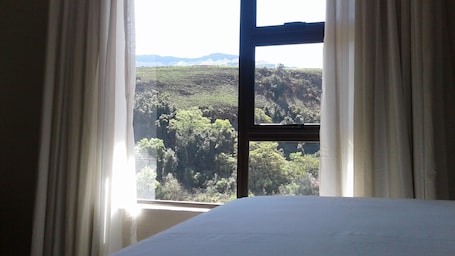 Family Cottage, 2 Bedrooms, Mountain View | Hill view