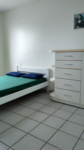 4 bedrooms, iron/ironing board, free WiFi, wheelchair access