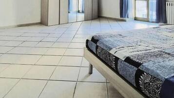 Family Apartment, 3 Bedrooms, Balcony, City View | 2 bedrooms, desk, iron/ironing board, free WiFi