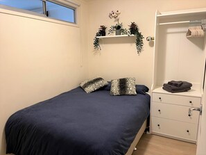2 bedrooms, desk, iron/ironing board, travel cot