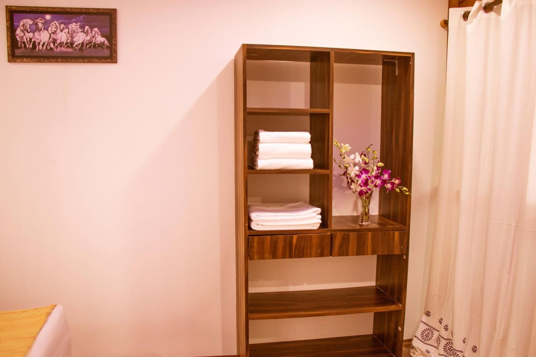 1 bedroom, desk, laptop workspace, free WiFi