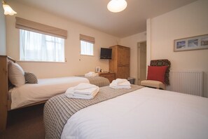 Double Room with Extra Bed (2 Adults + 1 Child) | WiFi (free)