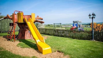 Children’s play area – outdoor