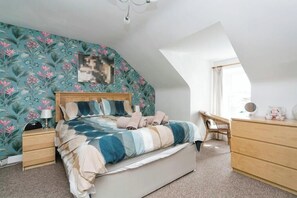 3 chambres, fer et planche à repasser, lit parapluie, Wi-Fi gratuit