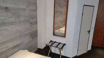 Superior-Einzelzimmer, eigenes Bad, Stadtblick | Zimmerausstattung