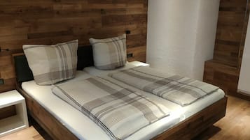 Premium-Suite, eigenes Bad, Stadtblick | Zimmerausstattung