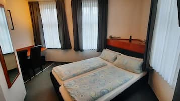 Double Room | In-room safe, desk, soundproofing, free WiFi