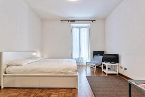 2 slaapkamers, een strijkplank/strijkijzer, wifi, beddengoed