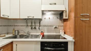 Fridge, microwave, stovetop, toaster