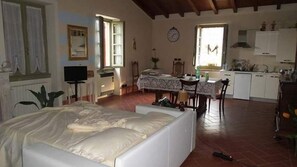 Escriptori, habitacions insonoritzades, wifi gratuïta i roba de llit 