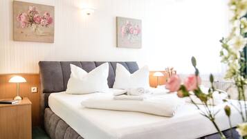 Kahden hengen classic-huone, oma kylpyhuone, kaupunkinäköala | Wi-Fi