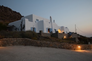Front of property - Andromeda Mykonos Villas & Suites (Mykonos)