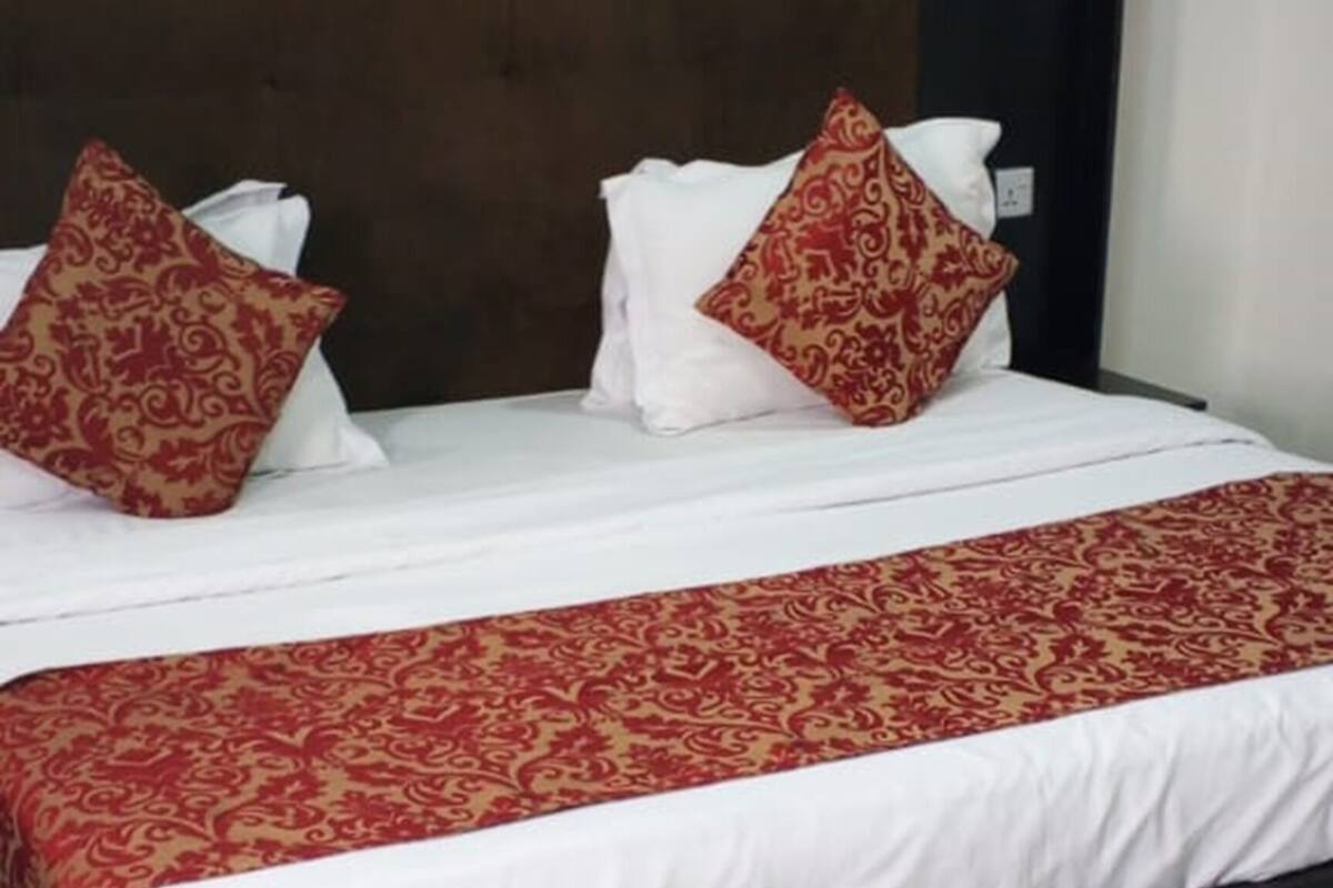 Desk, iron/ironing board (on request), free WiFi, bed sheets