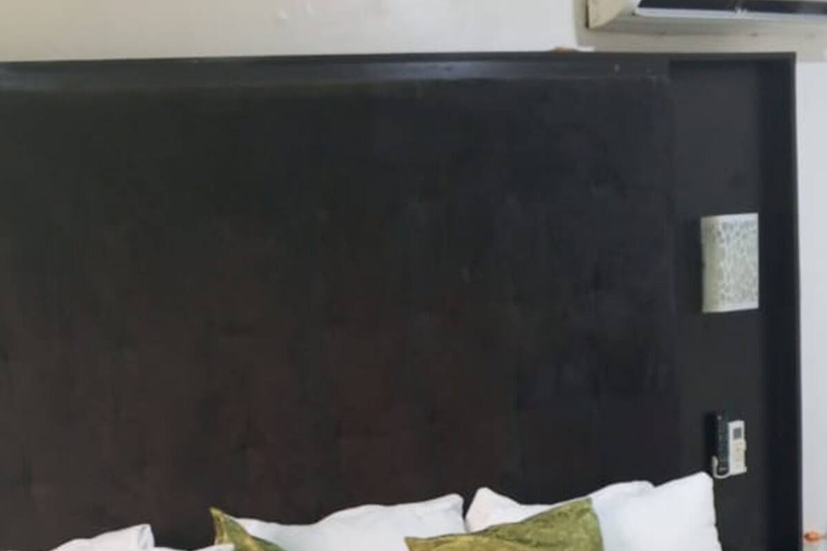 Desk, iron/ironing board (on request), free WiFi, bed sheets
