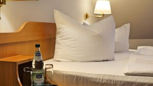 Single Room, 1 Twin Bed, Non Smoking | In-room safe, desk, WiFi (free), bed sheets - Central Hotel Torgau (Torgau)