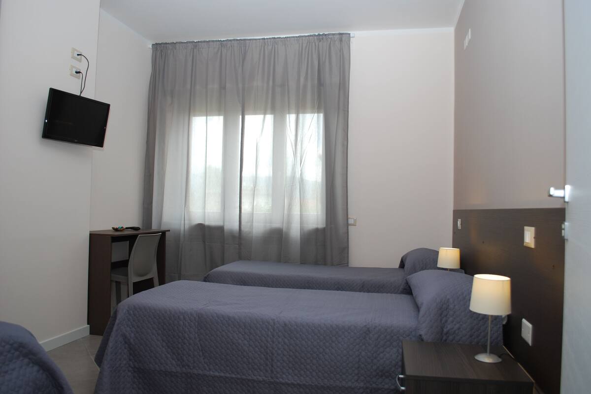 Premium bedding, down comforters, minibar, desk