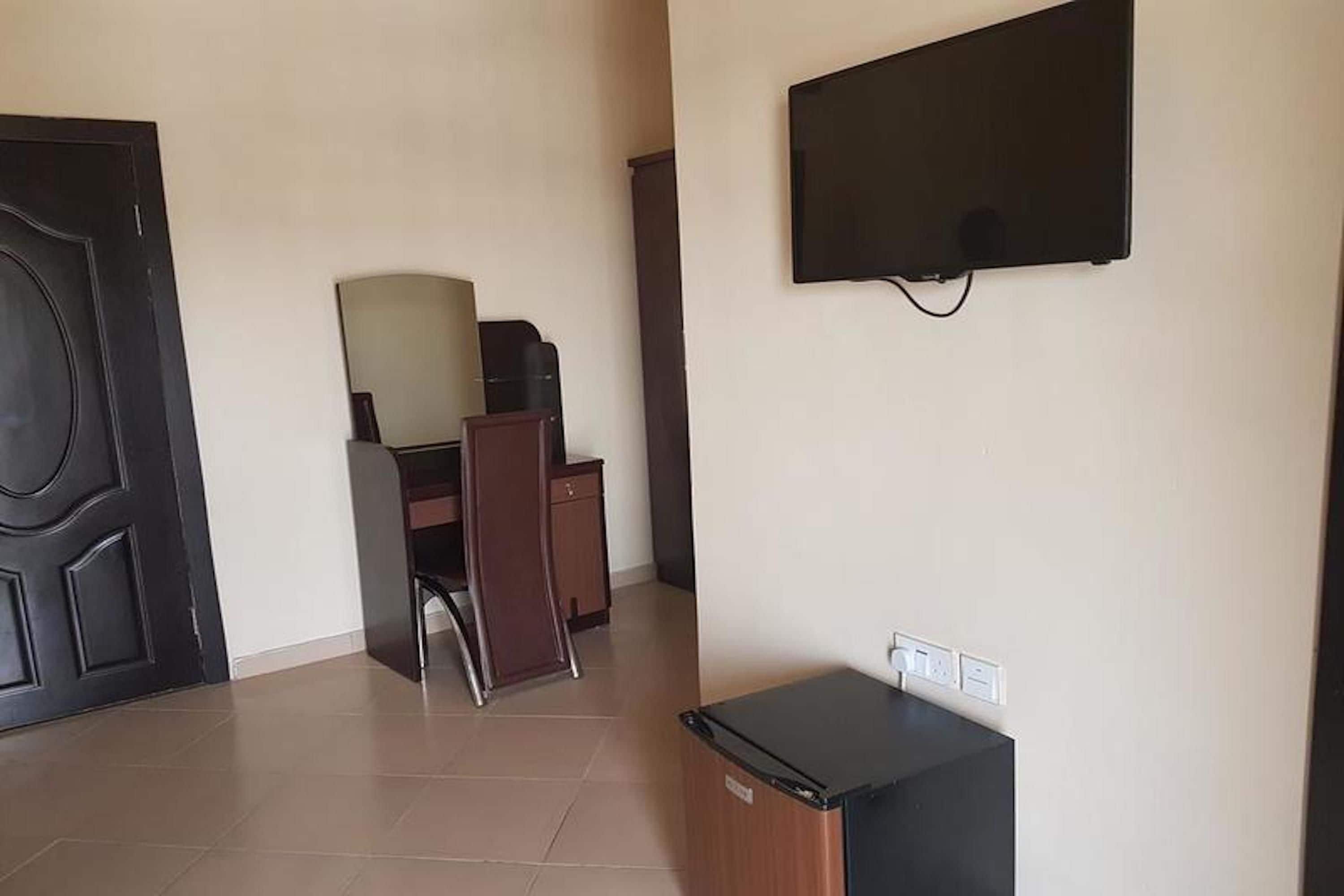 In-room safe, desk, laptop workspace, free WiFi