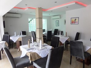 Frühstück, Mittagessen und Abendessen