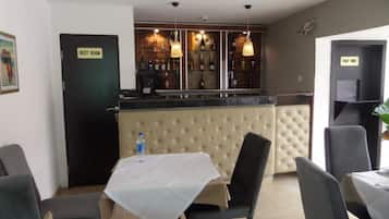 Bar (in der Unterkunft)