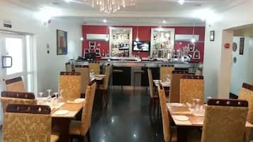 Se sirven desayunos, almuerzos y cenas