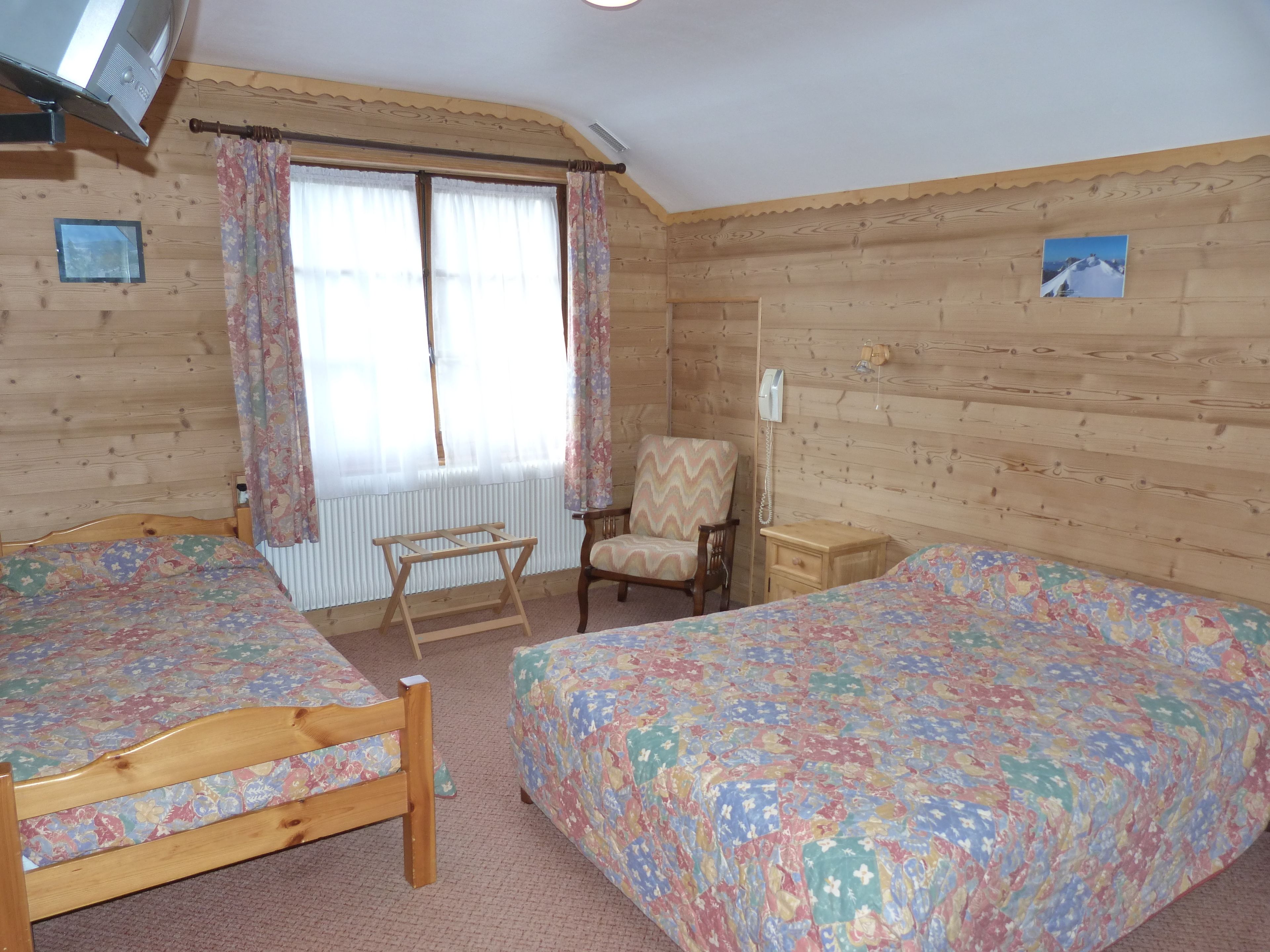 twin room | extra beds