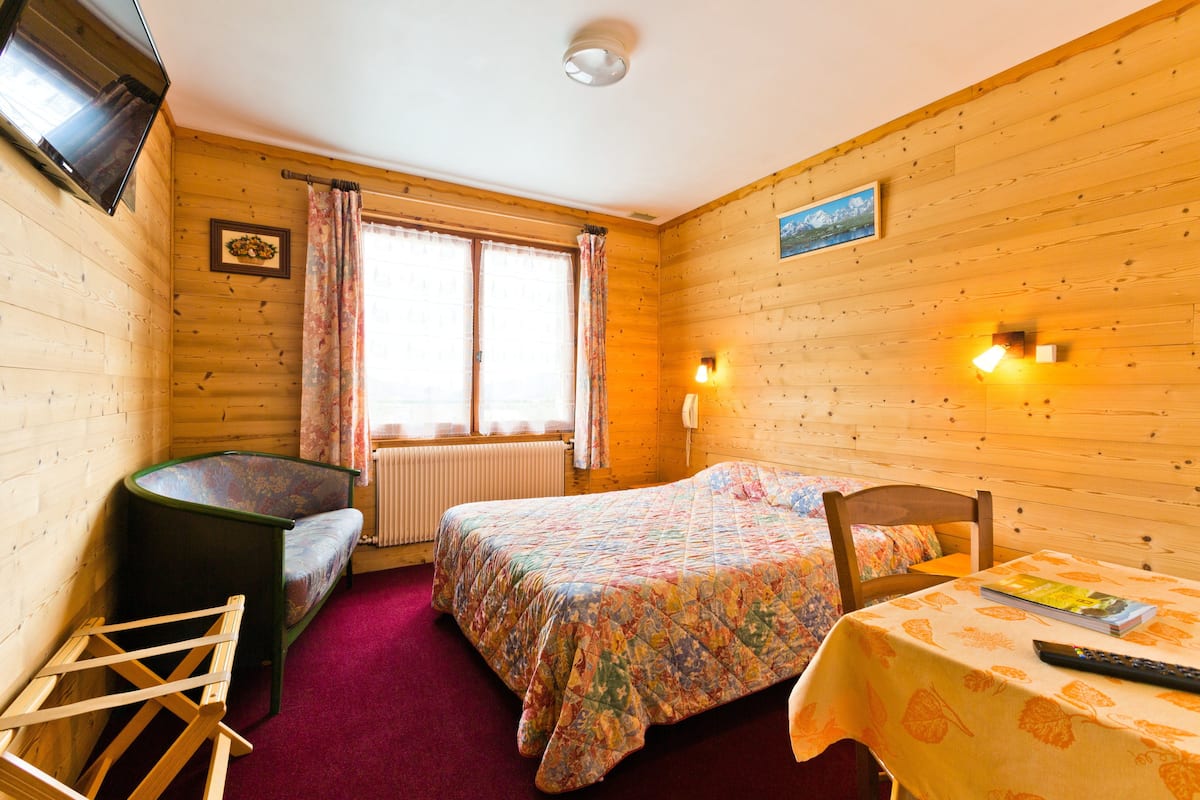 individually decorated, individually furnished, desk, iron/ironing board