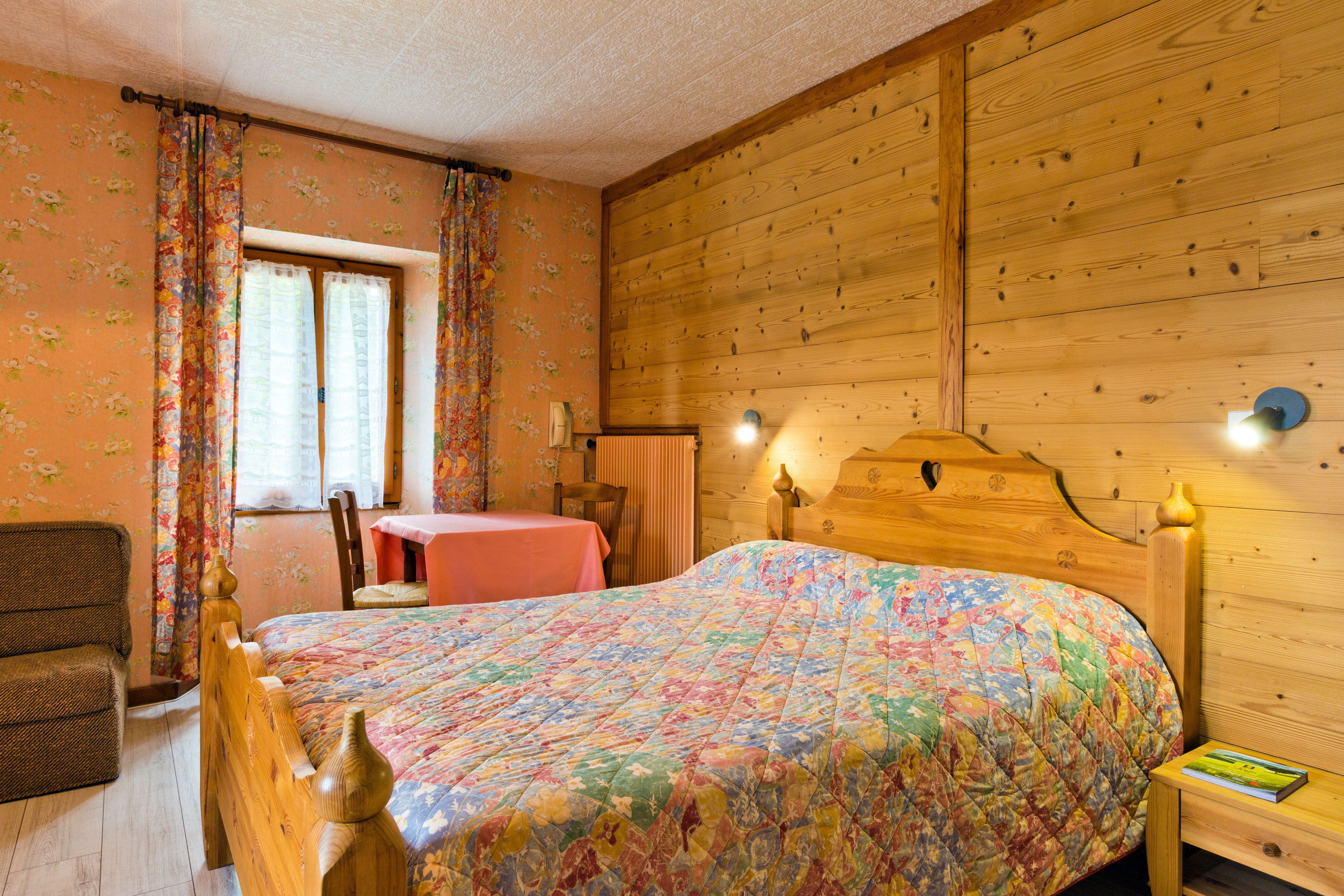 individually decorated, individually furnished, desk, iron/ironing board