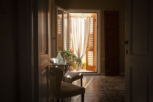 Family Suite | Blackout drapes, soundproofing, free WiFi, bed sheets