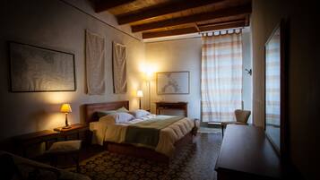 Triple Room | Langsir/tirai gelap terus, kalis bunyi, Wi-fi percuma, cadar katil