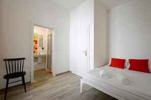 Double Room Ensuite | Phòng cách âm, bàn ủi/dụng cụ ủi quần áo