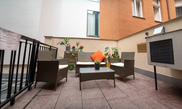 Bed in 6-Bed Mixed Dorm Ensuite | Terrace/patio